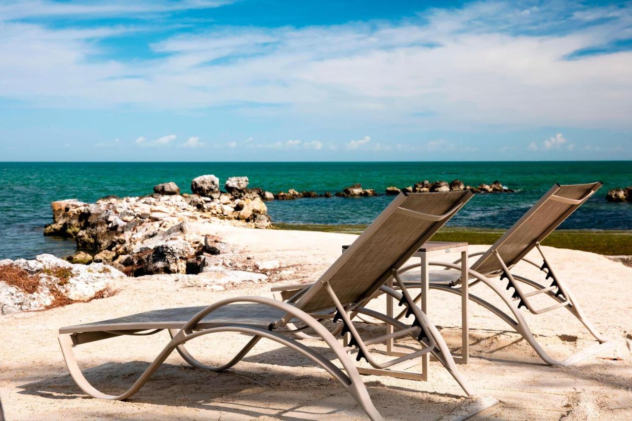 Courtyard By Marriott Faro Blanco Resort Marathon Buitenkant foto