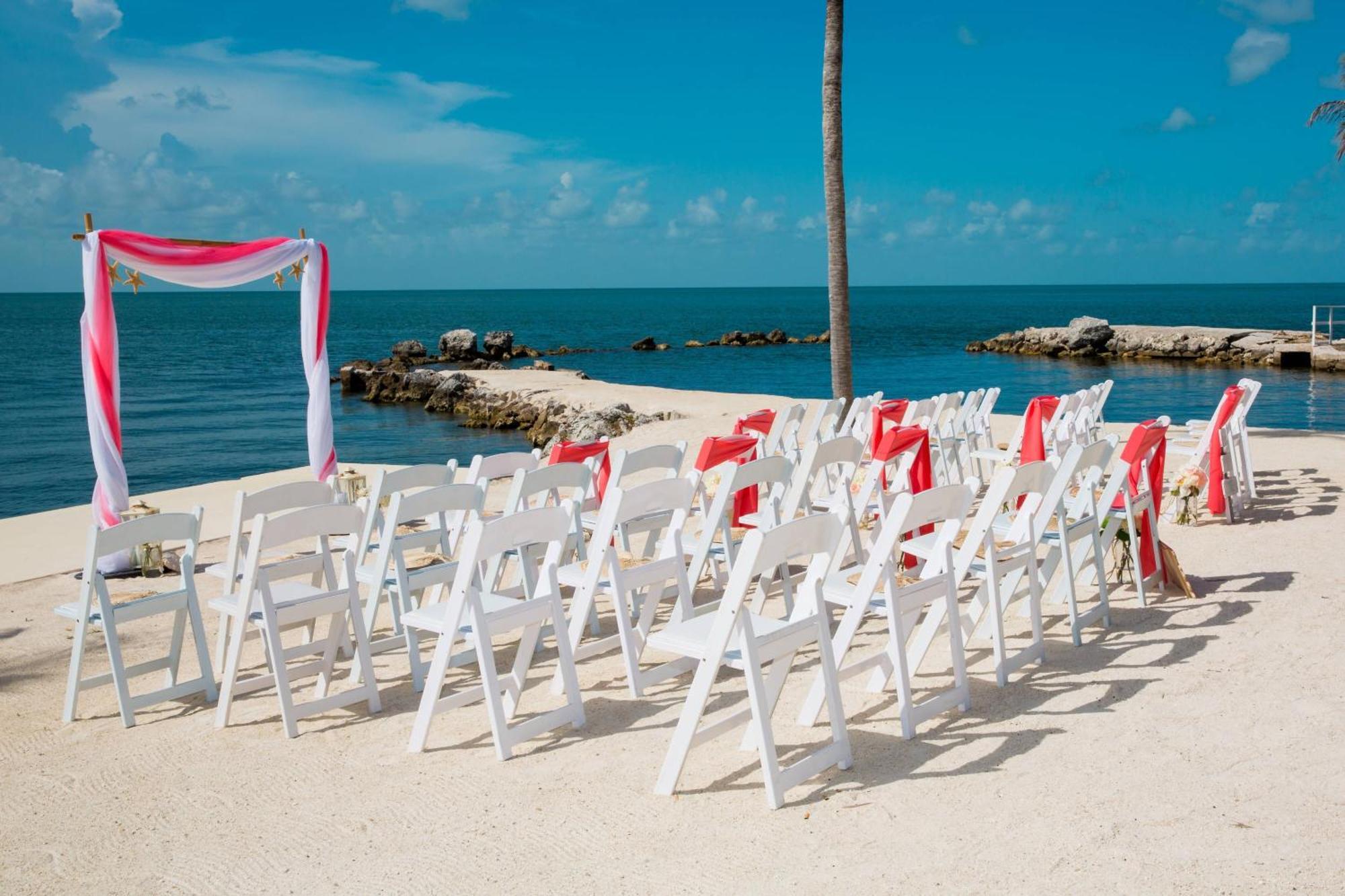 Courtyard By Marriott Faro Blanco Resort Marathon Buitenkant foto